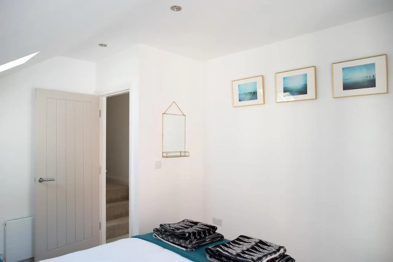 Apartment Arch View - 10 Mins From Whitby Beach